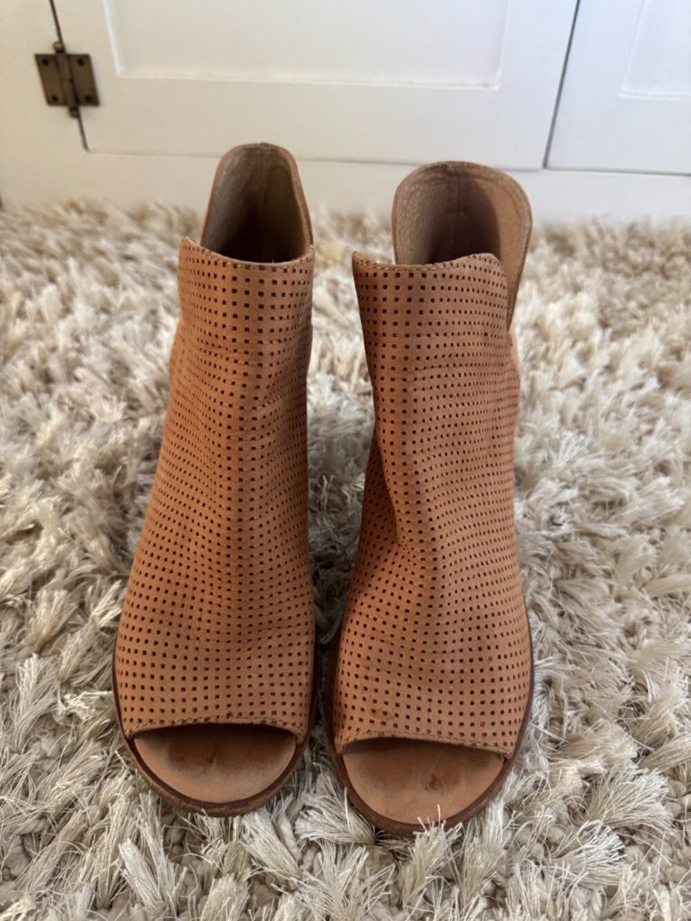 Steve Madden Tan Suede Tala Booties 9
